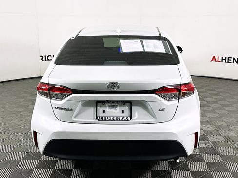 Used 2025 Toyota Corolla LE image 4