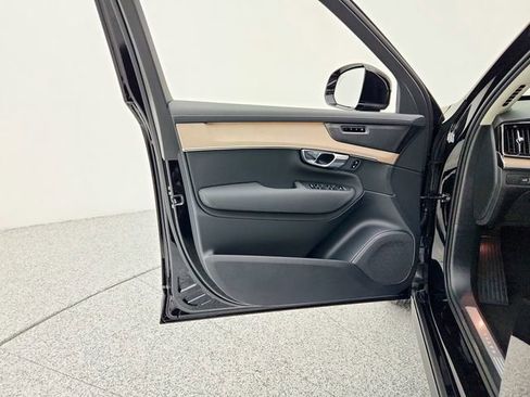 New 2025 Volvo XC90 B6 Plus w/ Protection Package Premier image 27