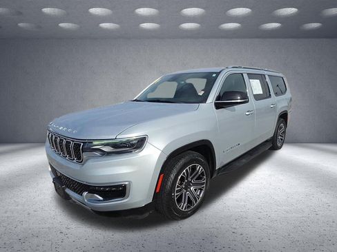 Used 2024 Jeep Wagoneer L Series II w/ Flexible Seating Group AWD/4WD image 3