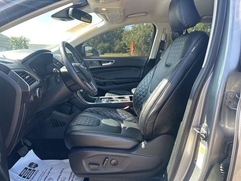 Used 2024 Ford Edge Titanium image 11