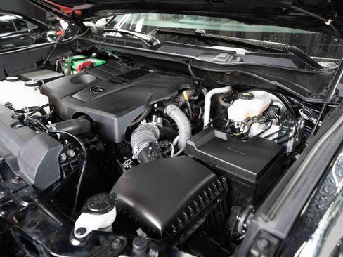 Used 2022 Toyota Tundra SR5 w/ Convenience Package image 32