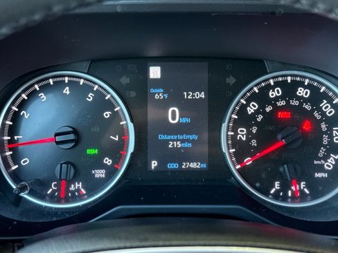 Used 2022 Toyota RAV4 XLE image 24