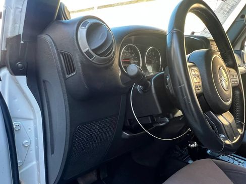 Used 2014 Jeep Wrangler Sport w/ Connectivity Group AWD/4WD image 13