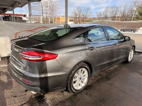 Used 2020 Ford Fusion SE image 12