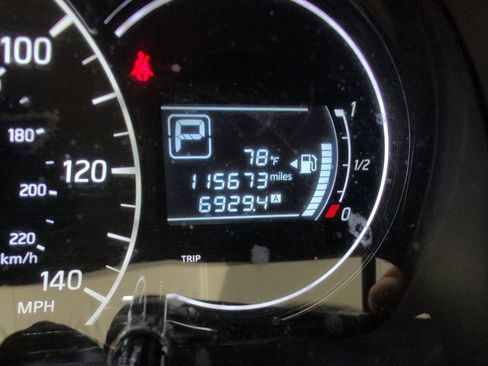 Used 2016 Nissan Versa Note SV image 24