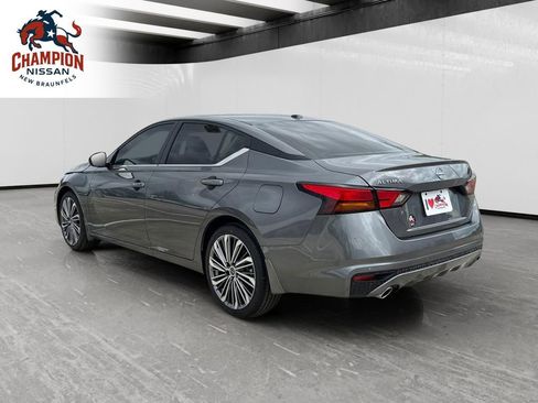 New 2026 Nissan Altima 2.5 SV w/ SV Premium Package FWD image 3