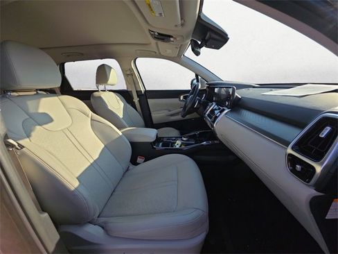 Used 2024 Kia Sorento SX Prestige w/ Panoramic Sunroof Package image 15