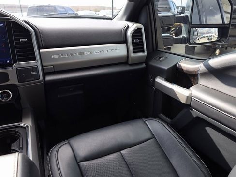 Used 2022 Ford F350 Lariat w/ Black Appearance Package AWD/4WD image 20