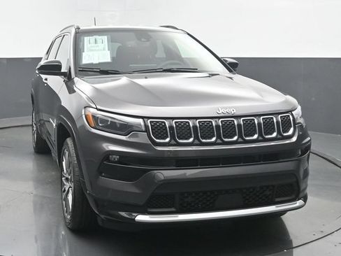 Used 2024 Jeep Compass Limited w/ Elite Group AWD/4WD image 8