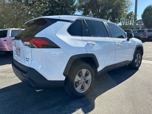 Used 2022 Toyota RAV4 XLE w/ Carpet Mat Package (TMS) AWD/4WD image 3