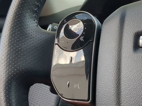 Used 2019 Land Rover Range Rover Velar S image 25