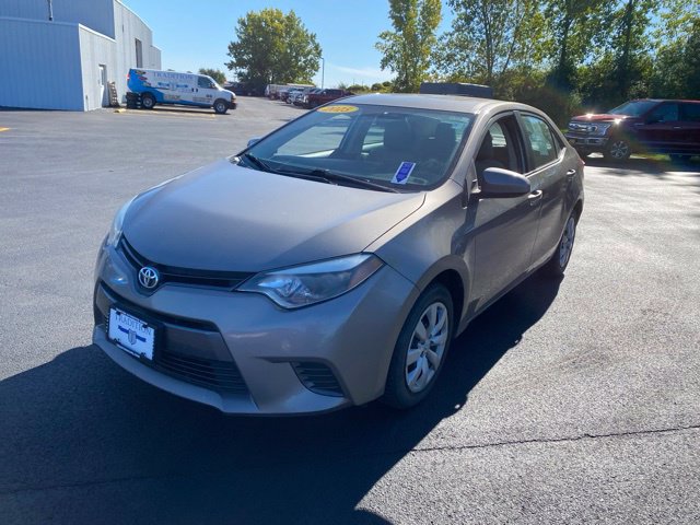 Used 2015 Toyota Corolla LE FWD image 1