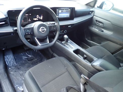 Used 2025 Nissan Kicks S FWD image 10