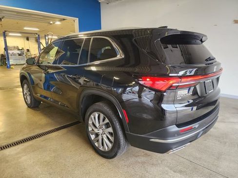 Certified 2025 Buick Enclave Preferred AWD/4WD image 3