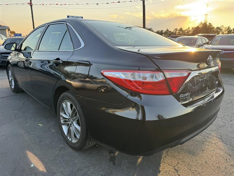 Used 2017 Toyota Camry SE FWD image 5