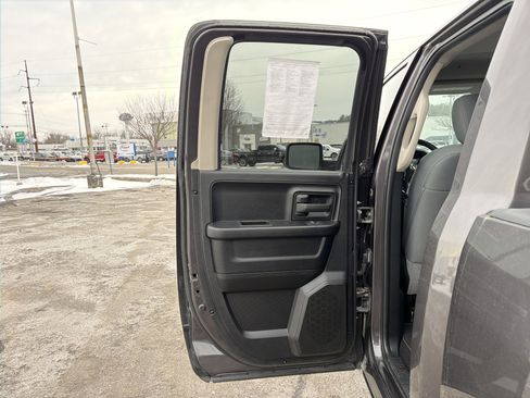 Used 2018 RAM 1500 Express w/ Express Value Package image 26