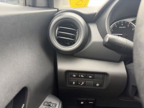 Used 2024 Nissan Kicks S image 17