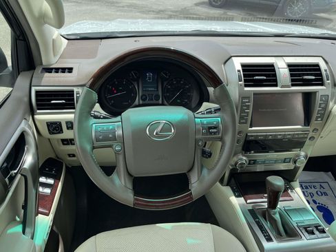 Used 2014 Lexus GX 460 w/ Premium Package AWD/4WD image 12
