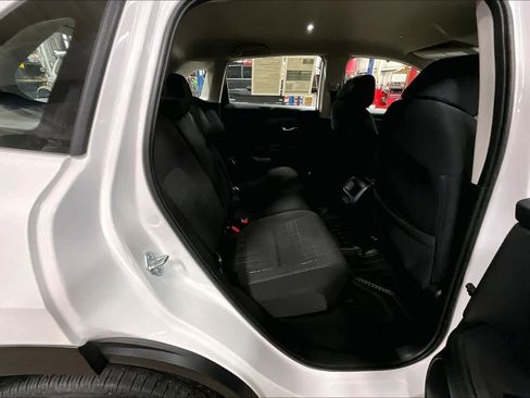 Used 2025 Honda HR-V LX image 18