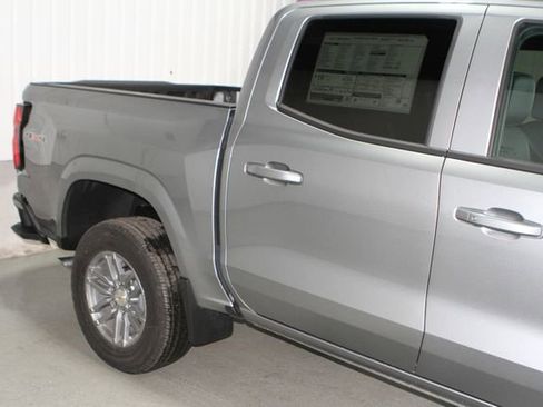 New 2026 Chevrolet Colorado LT w/ LT Convenience Package AWD/4WD image 2
