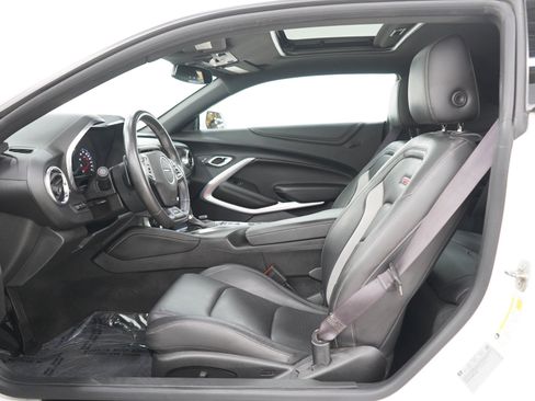 Used 2017 Chevrolet Camaro SS RWD image 17
