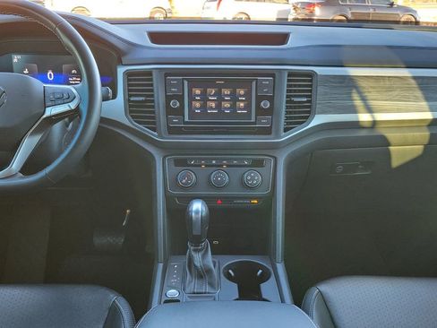 Used 2022 Volkswagen Atlas Cross Sport SE image 17