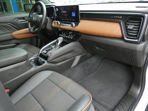 Certified 2024 GMC Canyon AT4 image 16