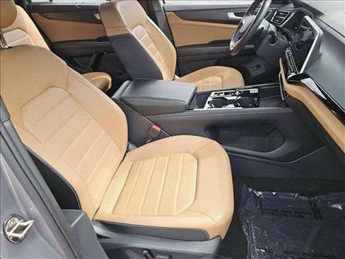 Used 2024 Volkswagen Atlas Cross Sport SEL R-Line AWD/4WD image 20