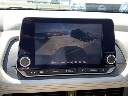 Certified 2025 Nissan Rogue SV AWD/4WD image 19