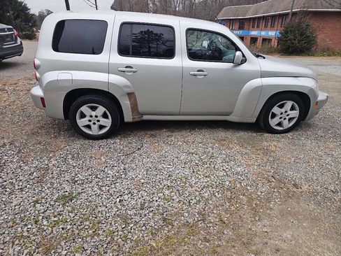 Used 2011 Chevrolet HHR LT image 3