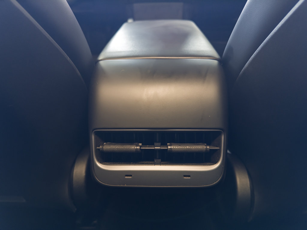 Used 2023 Tesla Model Y 2WD image 19