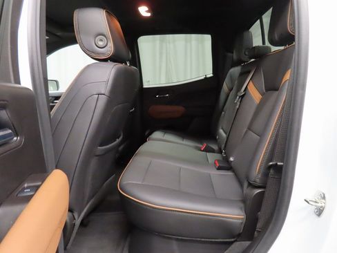 Used 2025 GMC Canyon AT4 w/ Technology Plus Package image 10