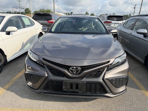 Used 2024 Toyota Camry SE w/ Cold Weather Package AWD/4WD image 3