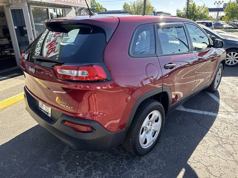 Used 2014 Jeep Cherokee Sport FWD image 4