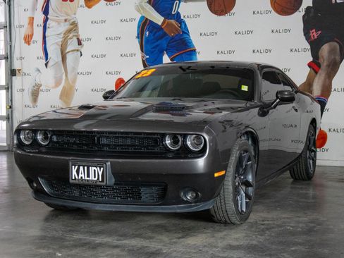 Used 2023 Dodge Challenger SXT w/ Blacktop Package image 19