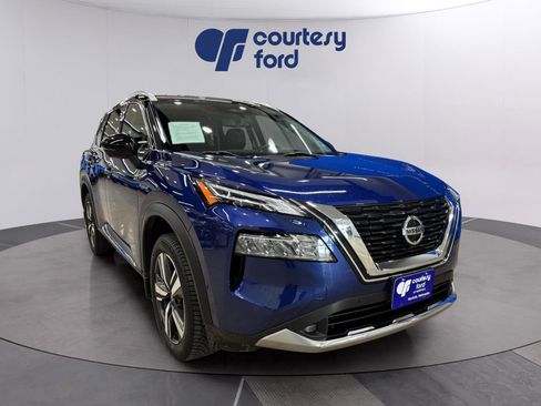 Used 2021 Nissan Rogue Platinum image 1