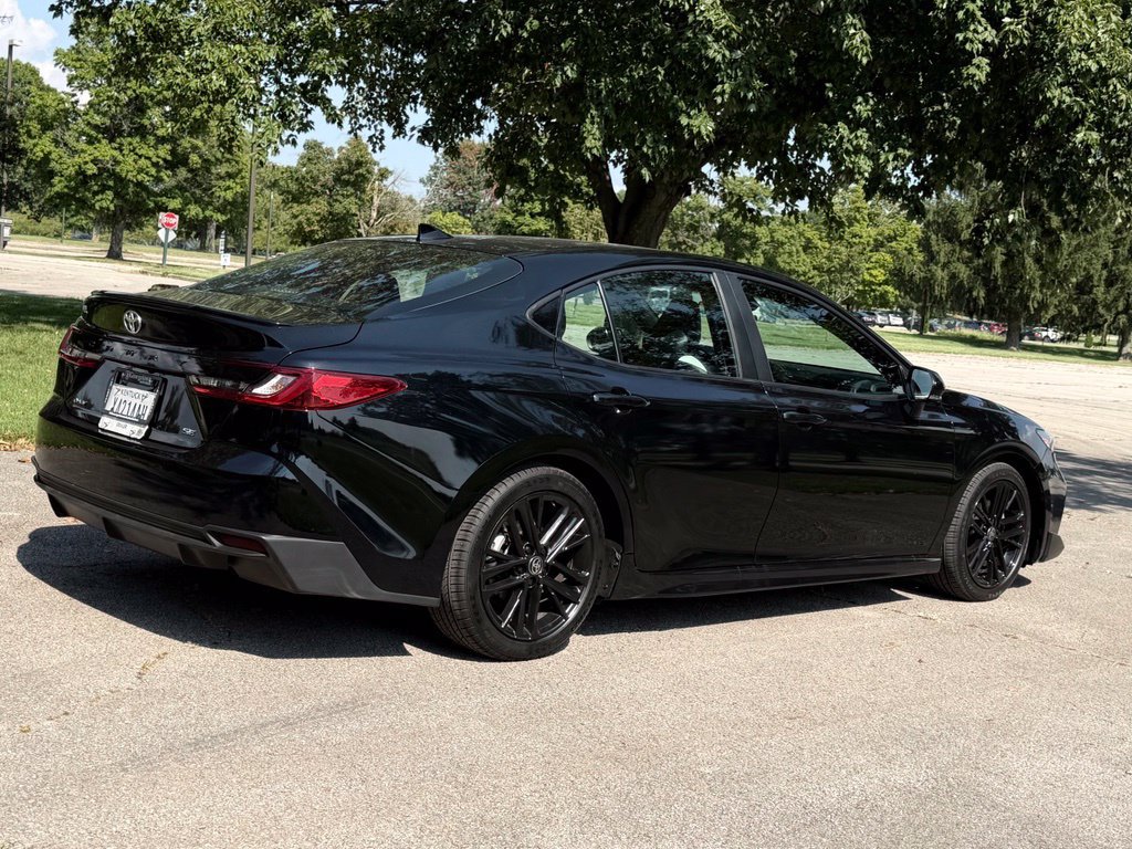 Used 2025 Toyota Camry SE FWD image 2