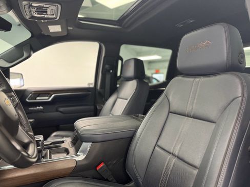 Used 2024 Chevrolet Silverado 1500 High Country w/ High Country Premium Package image 17