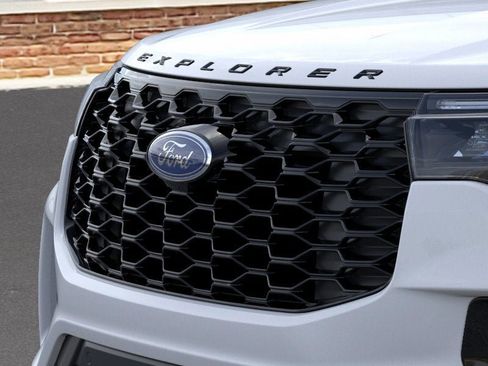 New 2026 Ford Explorer ST-Line w/ ST-Line Street Pack AWD/4WD image 17