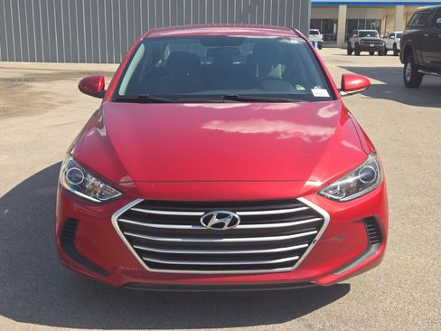 Used 2018 Hyundai Elantra SE w/ SE Connectivity Package 04 FWD image 8