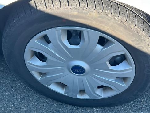 Used 2022 Ford Transit Connect XLT image 12