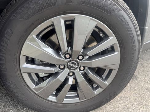 Certified 2025 Nissan Pathfinder SV w/ Black Appearance Package image 7