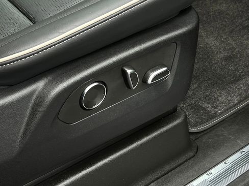 Certified 2023 Cadillac Escalade Premium Luxury image 30