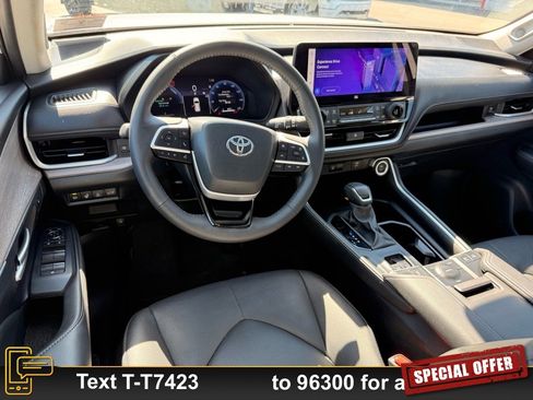 Used 2024 Toyota Grand Highlander Limited image 13