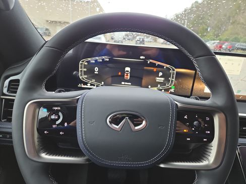 Used 2026 INFINITI QX80 4WD image 11