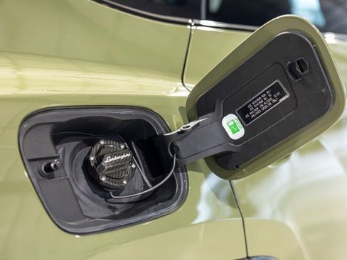 Used 2024 Lamborghini Urus Performante image 32