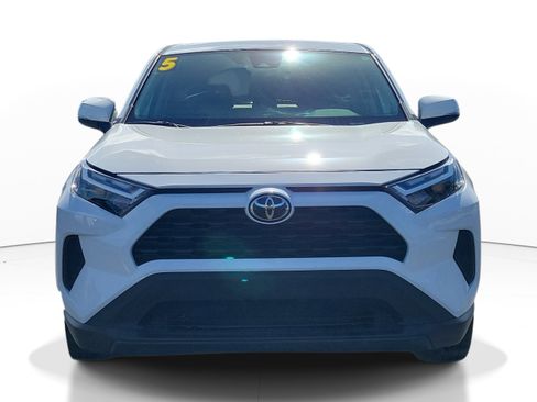Used 2025 Toyota RAV4 LE AWD/4WD image 2