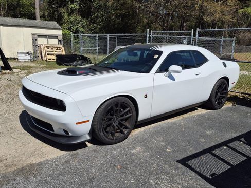 Used 2022 Dodge Challenger R/T Scat Pack w/ Shaker Package image 2