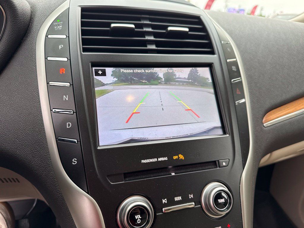 Used 2019 Lincoln MKC Select w/ Select Plus Package FWD image 16