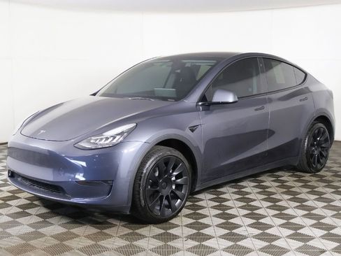 Used 2023 Tesla Model Y AWD image 10